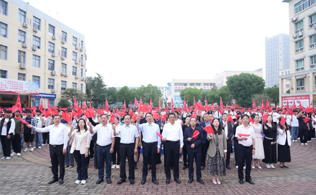 365英国上市集团官网举行“青春献礼新时代 强国有我启新程”主题升旗仪式 - 365集团